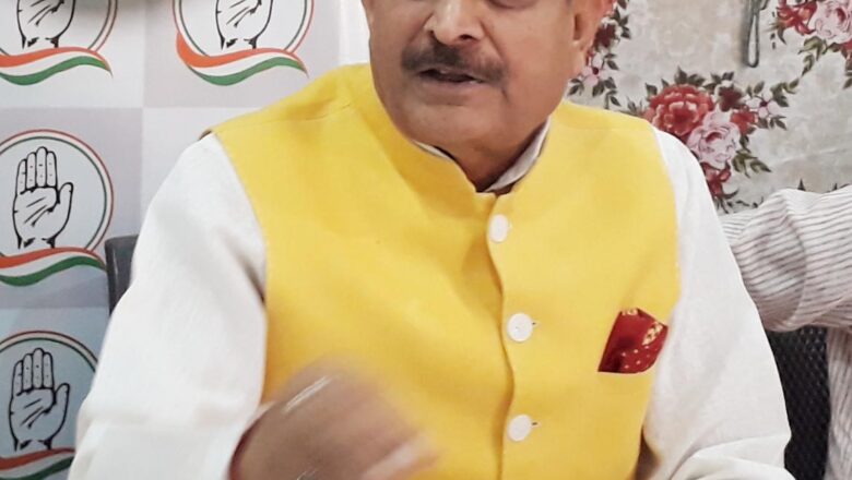 *प्रमोद तिवारी को राज्यसभा प्रत्याशी बनाने पर मना जश्न*