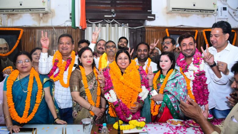  प्रयागराज अभिलाषा गुप्ता नन्दी  की अध्यक्षता में नगर निगम कार्यकारिणी समिति का 7 सीट पर चुनाव हुआ सम्पन्न