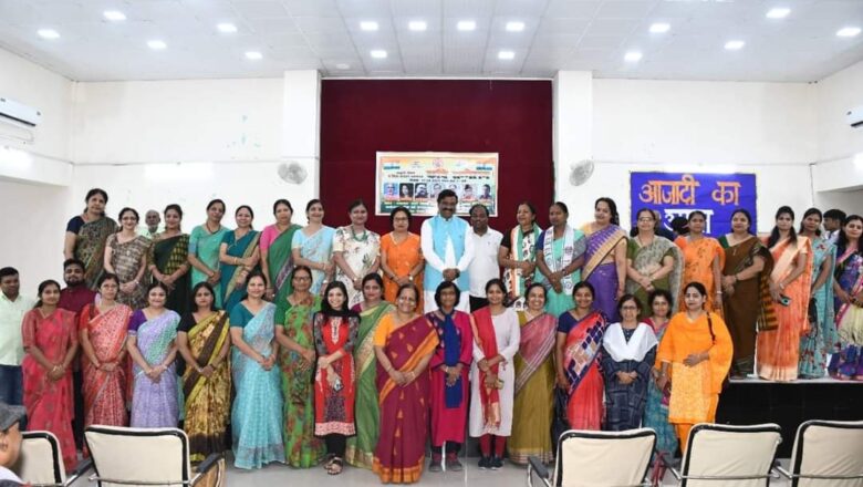 लोक एवं जनजाति कला एवं संस्कृति विभाग द्वारा आयोजित किया गया कवि सम्मेलन