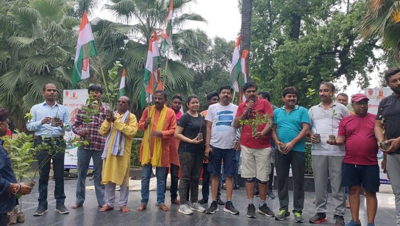 अमर शहीद चंद्रशेखर आजाद पार्क में नुक्कड़ नाटक का मंचन किया गया