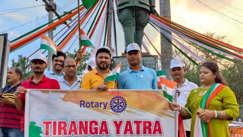 अमृत महोत्सव कार्यक्रम के अंतर्गत रोटरी क्लब प्रयागराज संगम ने तिरंगा यात्रा निकाली,सभी 13 क्लबों ने की शिरकत