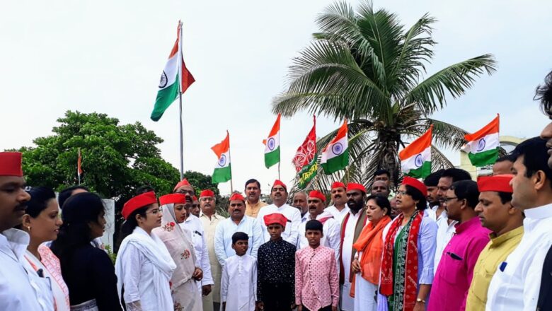 जिन महापुरषों की वजह से आज़ादी मिली उनके संकल्प को रखें याद : योगेश चंद्र यादव