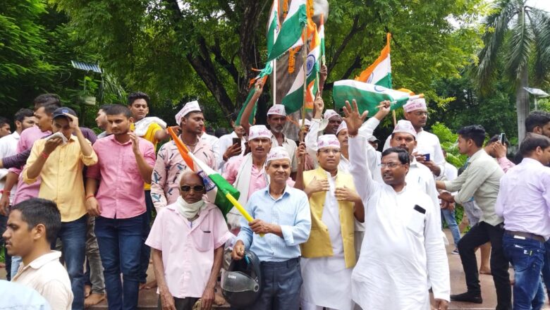 प्रगतिशील समाज पार्टी मजदूर संघ ने धूम-धाम से निकाली तिरंगा यात्रा