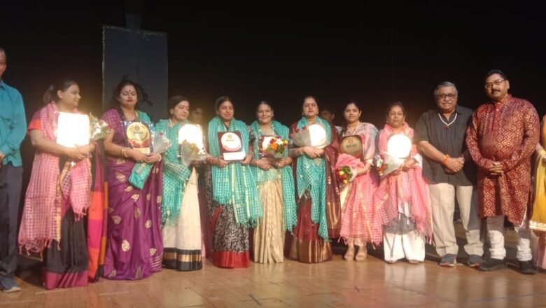 एकता संस्था की संगीतमयी नाट्य प्रस्तुति,चंदा बेड़नी बुंदेलखंडी नर्तकी की असल कहानी,महिलाओं को मिला “संगम संस्कृति एकता सम्मान