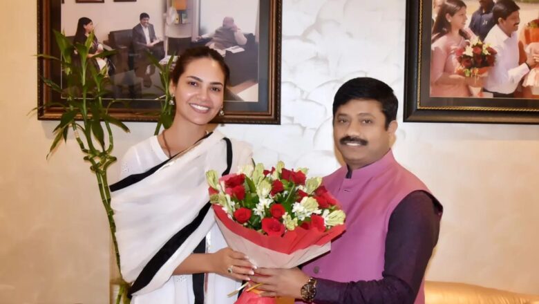 *उत्तर प्रदेश है मेरा घर, यहां की बेटी होने पर है गर्वः ईशा गुप्ता*