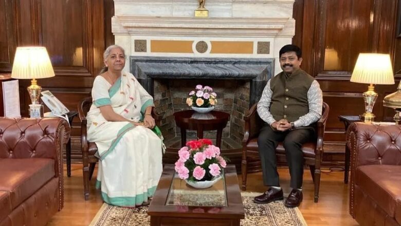 मंत्री नन्दी ने वित्त मंत्री निर्मला सीतारमन से की मुलाकात*