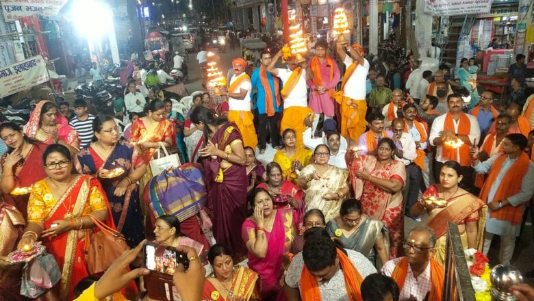 अग्रसेन जयंती पर हवन पूजन भक्ति संध्या एवं महाआरती अग्रसेन चौक पर सम्पन्न,उजाला लाइव ने किया सजीव प्रसारण 