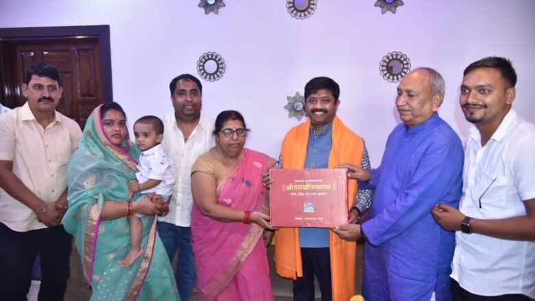 *भाजपा संगठन पदाधिकारियों के घर पहुंचे कैबिनेट मंत्री नन्दी*