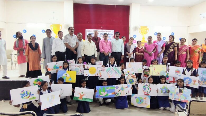 आर्य कन्या इंटर कॉलेज में लायंस क्लब इलाहाबाद के द्वारा पावन गंगा,पोस्टर प्रतियोगिता आयोजित की गई