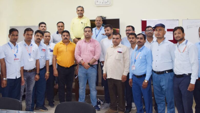 *लोको पायलटों का* *त्रिदिवसीय* *रक्तदान शिविर*