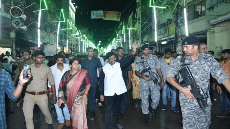 *प्रयागराज के ऐतिहासिक दशहरा मेला में सम्मिलित हुए मंत्री नन्दी*