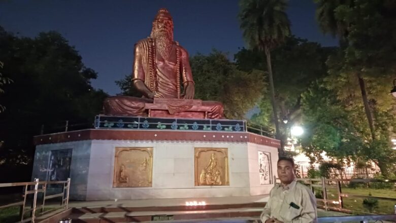 धन्वंतरी जयंती पर महर्षि भरद्वाज की विशाल प्रतिमा पर दीप दान