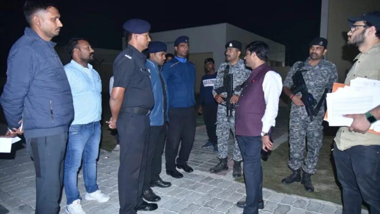 कैबिनेट मंत्री नन्दी ने देर रात पूर्वांचल एक्सप्रेसवे टोल प्लाजा पर मारा छापा