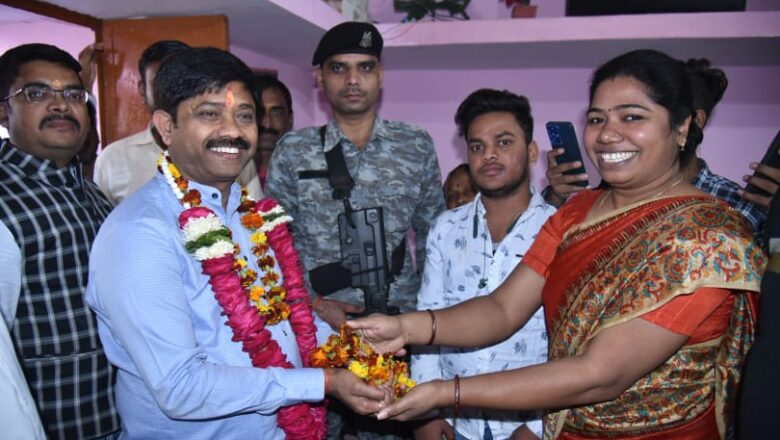 वार्ड अध्यक्ष एवं सेक्टर प्रभारियों के घर पहुंचे मंत्री नन्दी,शहर पश्चिमी विधानसभा क्षेत्र की गलियों में मंत्री नन्दी ने किया भ्रमण