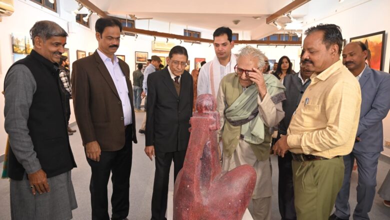 अंतरराष्ट्रीय चित्रकला, मूर्तिकला, ग्राफिक कला एवं फोटोग्राफी कला प्रदर्शनी सम्प्पन्न, लोगों ने की जमकर तारीफ