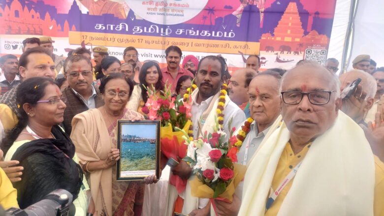 तमिलनाडु से आए लेखक समूह के पर्यटकों का भाजपाइयों ने किया स्वागत