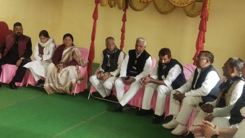 नगर निगम चुनाव को लेकर सपा की चयन समिति की बैठक संपन्न