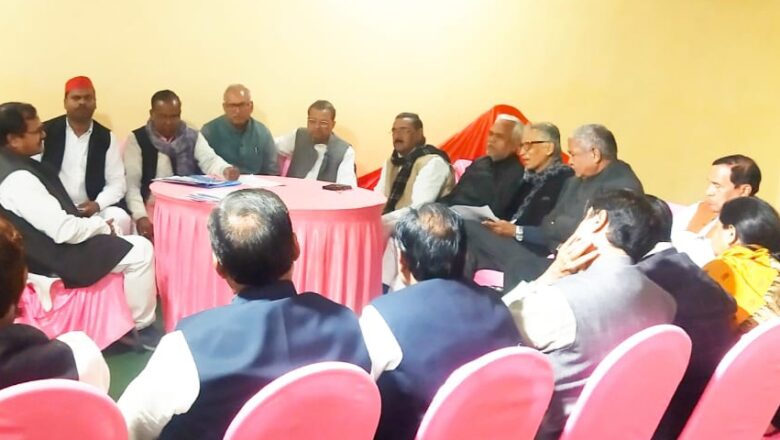 सपा का मेयर चुनाव को लेकर मंथन