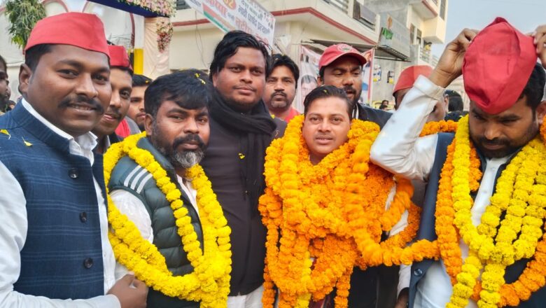 देश बचाओ देश बनाओ समाजवादी पद यात्रा के शहर में प्रवेश पर जगहा जगहा हुआ स्वागत