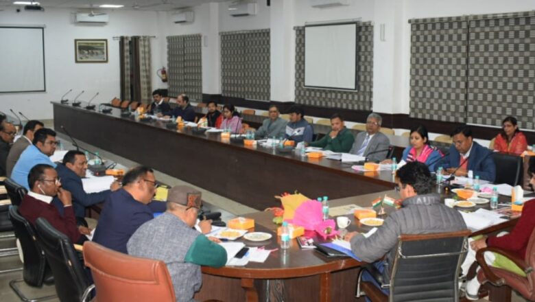 जिलाधिकारी की अध्यक्षता में जिला स्तरीय सलाहकार समिति की बैठक सम्पन्न