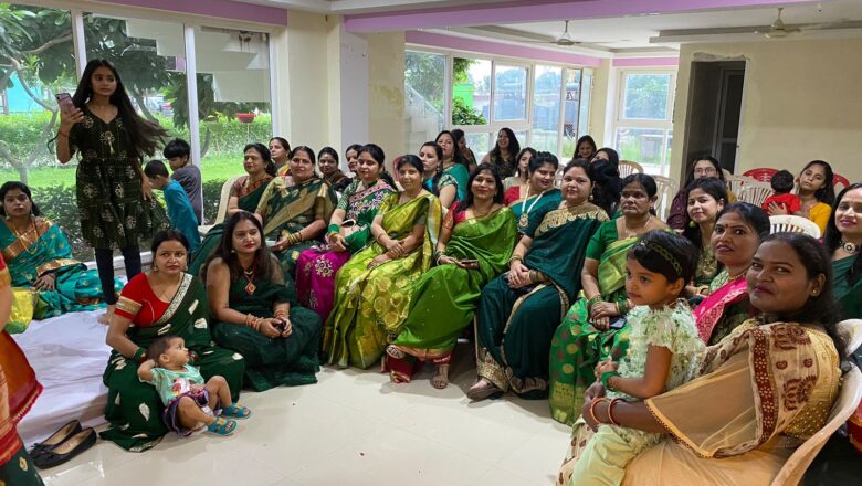 रुद्रा संगम अपार्टमेंट में मनाया गया हरियाली तीज महोत्सव