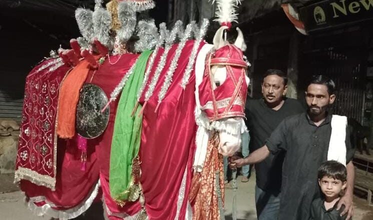 शोहदाए करबला के दसवें पर दरियाबाद में निकाला गया जुलूस