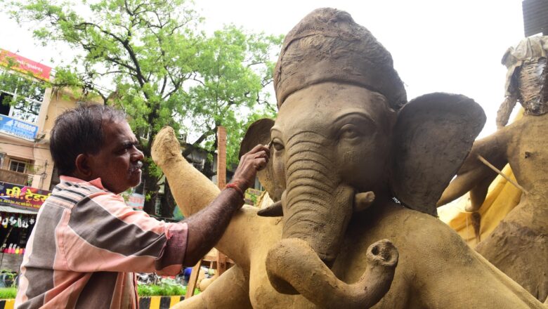 भगवान गणेश की प्रतिमा के लिए नर्मदा की यह मिट्टी (इको-फ्रेंडली) क्यों है मूर्तिकारों की पहली पसंद?