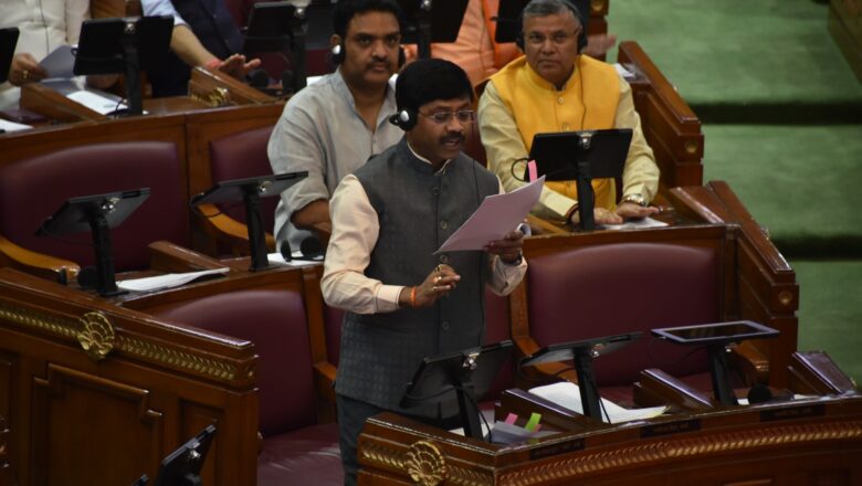 जिन्होंने उत्तर प्रदेश को जंगलराज बना रखा था वे ऐतिहासिक निवेश पर सवाल उठाते हैंः नन्दी