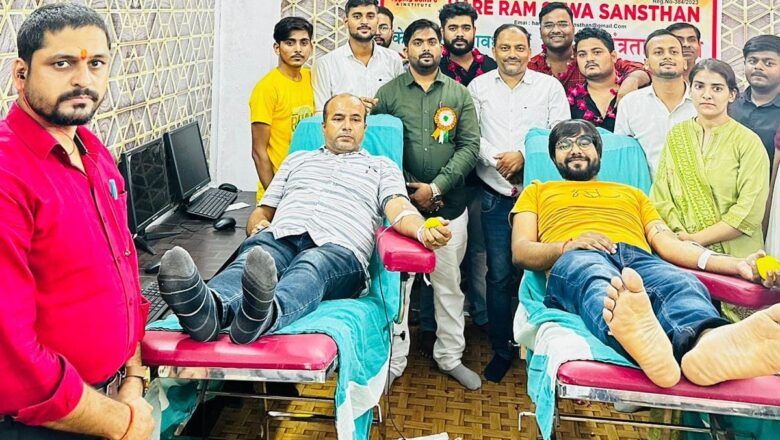 महादान कर युवाओं ने मनाया स्वतंत्रता दिवस समारोह