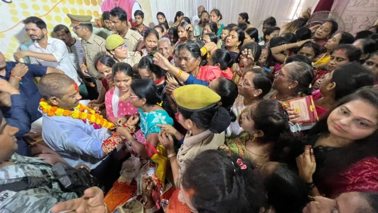 मंत्री नन्दी की कलाई पर सैकड़ों बहनों ने बांधी नेह की डोर