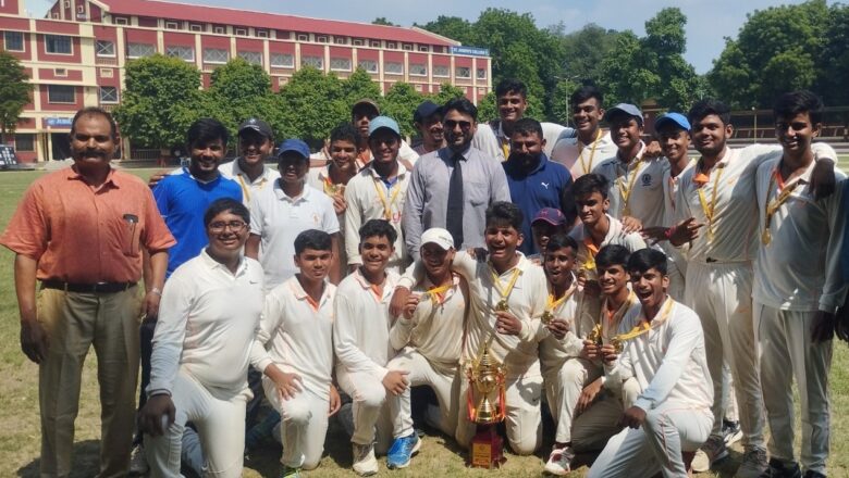 लखनऊ बी को हराकर प्रयागराज जोन चैंपियन,आईएससीई रीजनल अंडर-19 क्रिकेट के फाइनल में उमर की अचूक गेंदबाजी