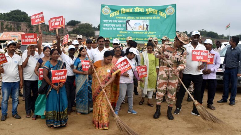 स्वच्छता को अपने आचरण में शामिल करना होगा – अनामिका चौधरी