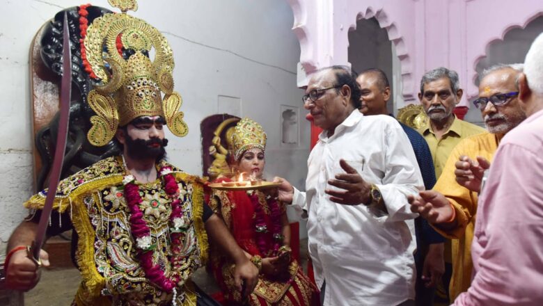 रथ पर सवार होकर निकली लंकेश की सवारी,देश भर के बैंड और डी जे ने बधाई शोभा