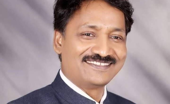 प्रयागराज जिले के सर्वांगीण विकास के लिए संकल्पित— डॉ वी के सिंह