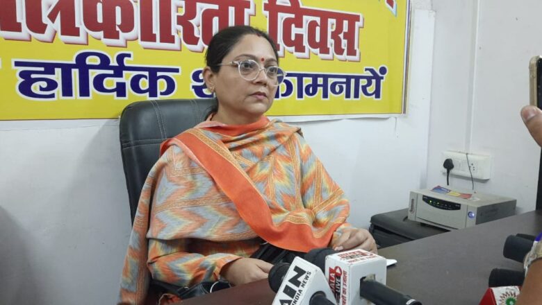 जबरन धर्म परिवर्तन कराने के मामले को लेकर मीडिया के सामने आई महिला,लगाई जान माल की गुहार