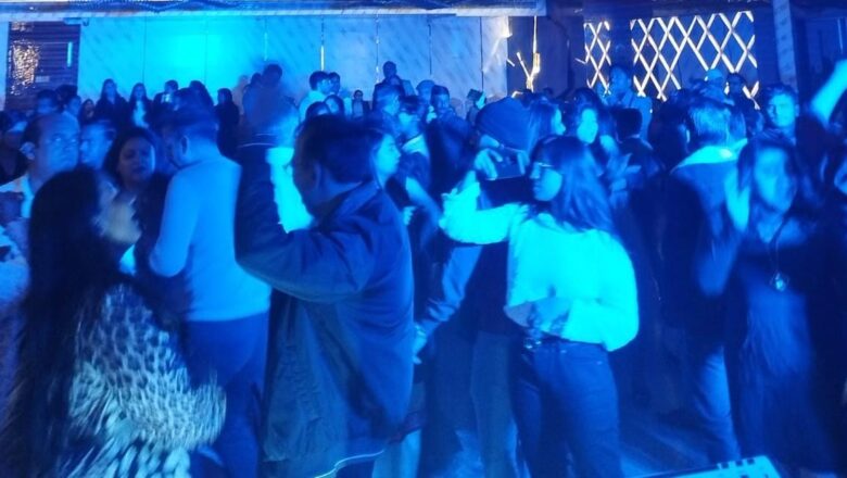 प्रयागराज में नये साल के जश्न में हुए रंगारंग कार्यक्रम,लोगों ने एक दूसरे को नए साल की बधाइयां दीं