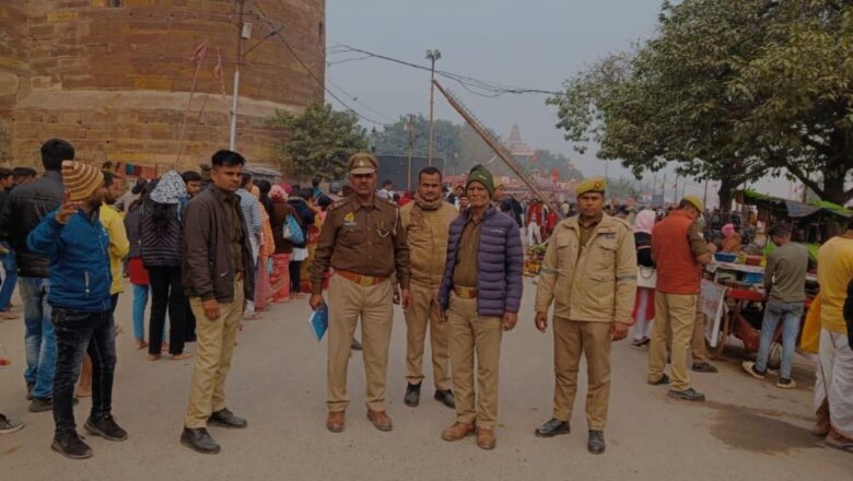 नव वर्ष के प्रथम दिवस पर सुरक्षा के समुचित प्रबंध, माघ मेला पुलिस दिखी सतर्क 
