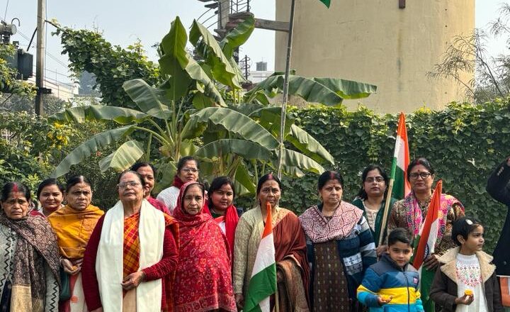 प्रयागराज करेली जीटीबी नगर दुर्गा पूजा पार्क में भारत का प्रमुख राष्ट्रीय पर्व गणतंत्र दिवस हर बार की तरह इस बार भी पूरे जोश और हर्षोल्लास के साथ मनाया गया