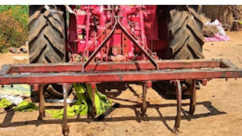 ट्रैक्टर के कल्टीवेटर में बांधकर युवक को घसीटा,मौत