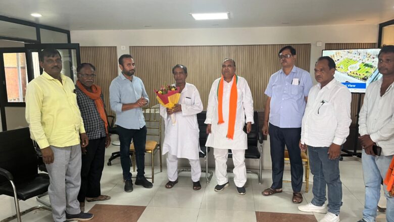 समाजवादी समता पार्टी के राष्ट्रीय अध्यक्ष अवधेश कुशवाहा  ने फूलपुर लोकसभा में अपना एवं अपनी पार्टी का समर्थन भाजपा प्रत्याशी प्रवीण पटेल को दिया