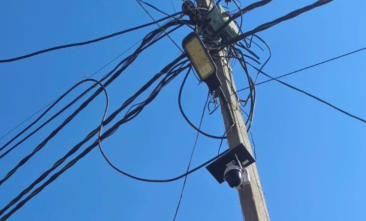 सीसीटीवी कैमरे से लैस हुई ग्राम पंचायत ठटरा गांव के गली और मोहल्ले में लगे ऑटोमेटिक सीसीटीवी कैमरे