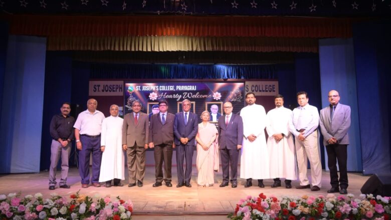 सर्वोच्च न्यायालय के सम्मानीय न्यायाधीशों का किया गया सम्मान