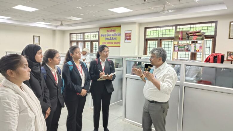 डीएलएसए द्वारा कराया जा रहा विधि छात्रों का इंटरशिप