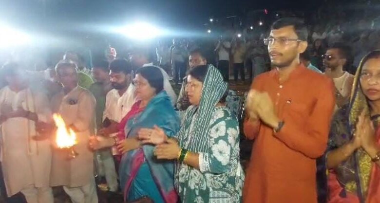 गुरु पूर्णिमा के अवसर पर अरेल में हुआ गंगा आरती का शुभारंभ