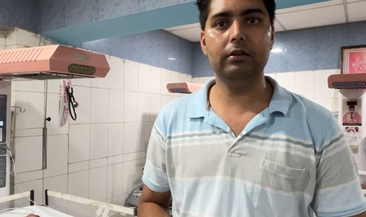 वात्सल्य हॉस्पिटल में 800 ग्राम वज़न वाले नवजात ने 50 दिन तक NICU में जिंदगी की जंग जीतकर पाया नया जीवन