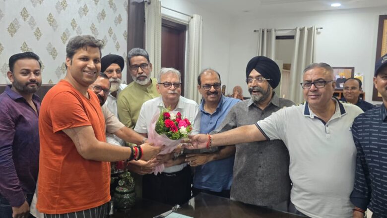 व्यापारियों ने दी पूर्व जिलाधिकारी की विदाई