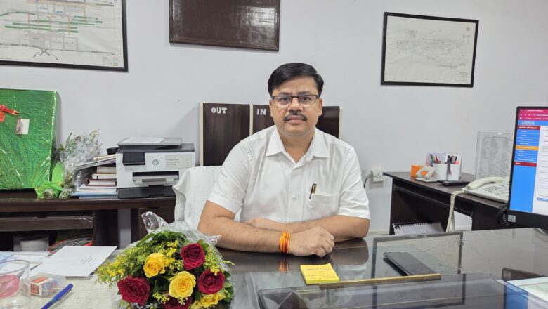 दीपक कुमार ने अपर मंडल रेल प्रबंधक, प्रयागराज का पदभार ग्रहण किया