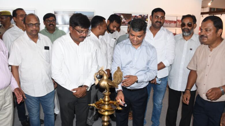 वरिष्ठ प्रेस छायाकार जितेन्द्र प्रकाश द्वारा दो दिवसीय छायाचित्र प्रदर्शनी का हुआ उद्घाटन