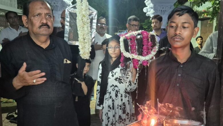 यौमे इमाम ए हसन पर अन्जुमनों ने पढ़े नौहे-तबल बजते ही हुसैनिया क़दीम ने ज़न्जीरों से कि पुश्तज़नी