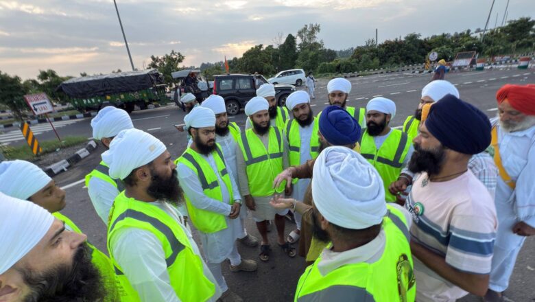 ठाकुर दलीप सिंह जी के निर्देशानुसार नामधारी संगत ने वार्षिक धार्मिक समागम को रोक, बाढ़ पीड़ितों की सेवा में हूऐ समर्पित